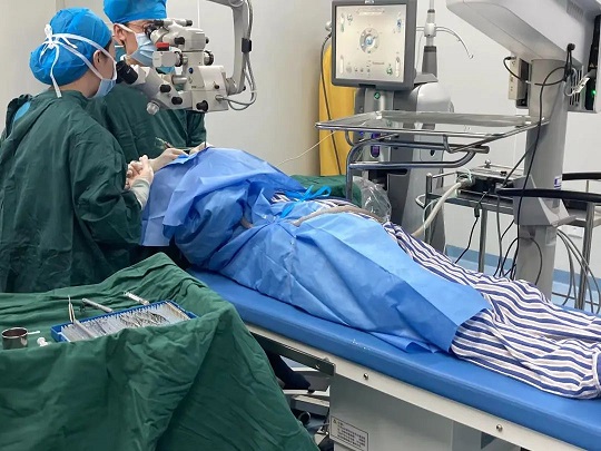 博士后导师领衔专家团坐诊临夏爱尔眼科医院，实力守护暖人心!(图5)