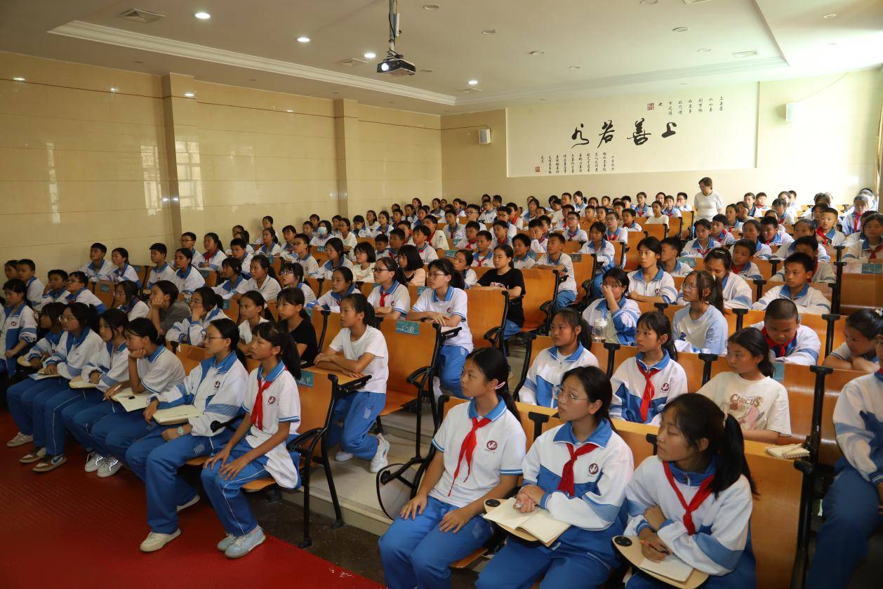 “眼健康科普进校园”—贵阳爱尔在贵阳市四所学校开展活动(图1)