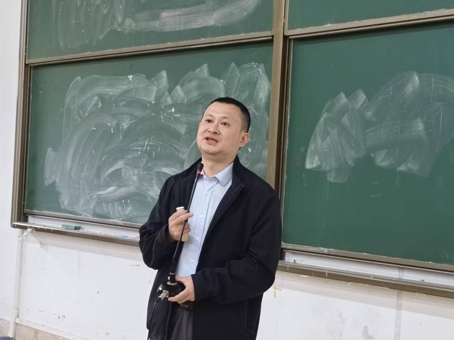 贵阳爱尔眼科医院开展“近视防治”进校园公益讲座(图2)