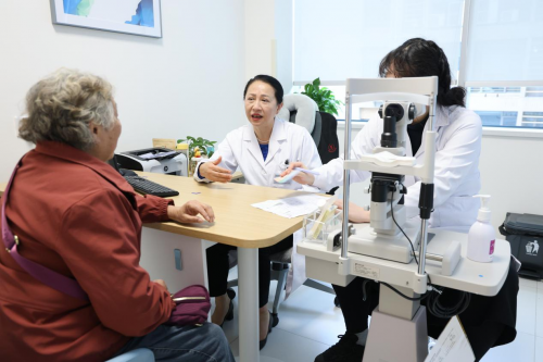 重阳敬老，‘睛’彩相伴  爱尔眼科贵州总院开展重阳节特别眼健康科普会(图4)