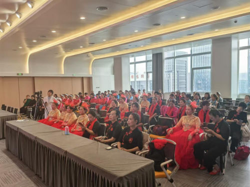爱尔眼科贵州总院成功举办社区才艺大赛，普及眼健康知识并开展义诊活动(图1)